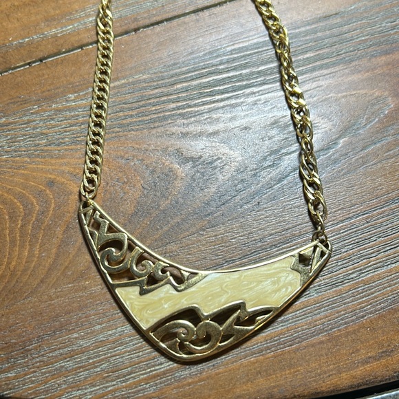 Vintage 1980s Art Deco Style Gold Tone Cream Enamel Chain Necklace - Picture 1 of 4